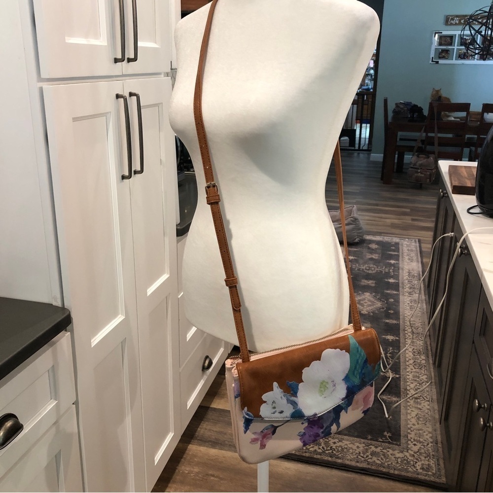 Antik Kraft NEW Small Pink Floral Faux Leather Vegan Crossbody Handbag Purse - Picture 3 of 16